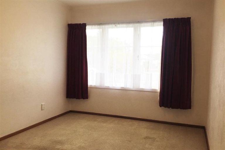 Photo of property in 24 Te Kanawa Crescent, Henderson, Auckland, 0610