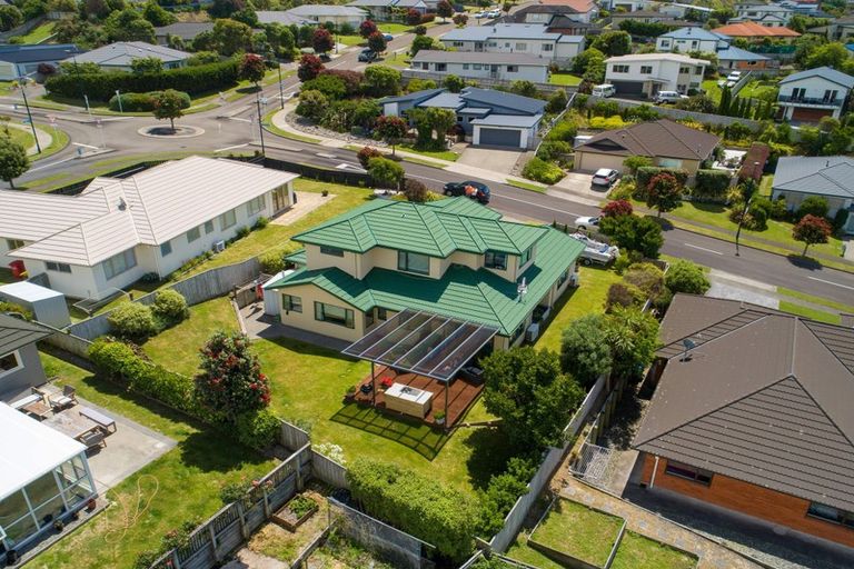 Photo of property in 71 Te Puia Drive, Aotea, Porirua, 5024