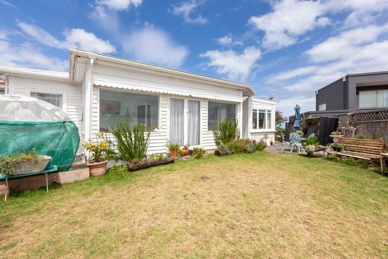 Photo of property in 2 Manly Street, Paraparaumu Beach, Paraparaumu, 5032