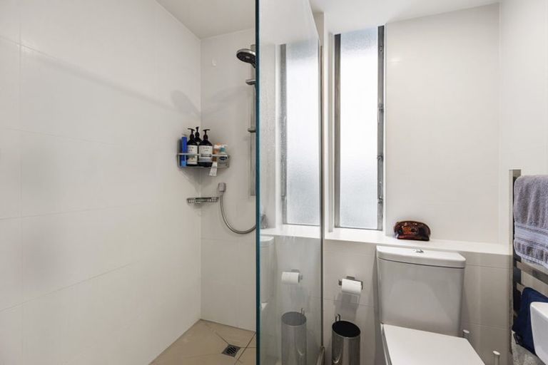 Photo of property in Jellicoe Towers, 191 The Terrace, Wellington Central, Wellington, 6011