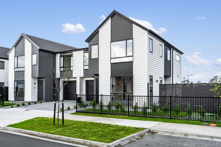 Photo of property in 4 Babos Avenue, Kumeu, 0810