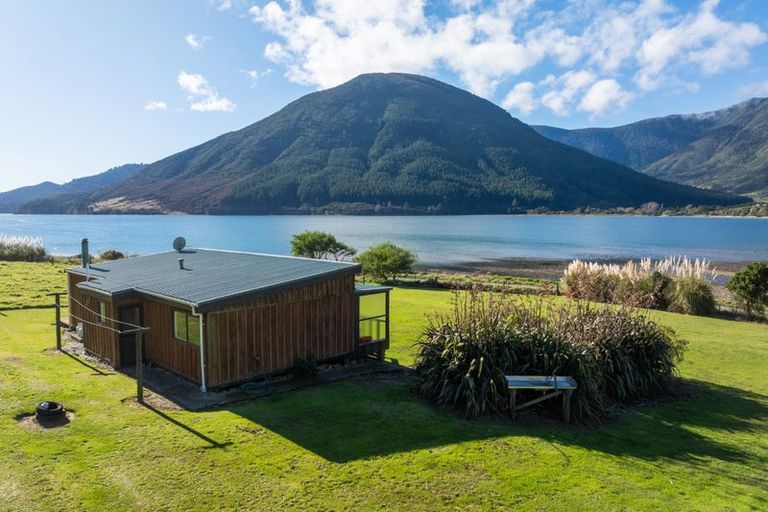 Photo of property in 803 Manaroa Road, Manaroa, Picton, 7282