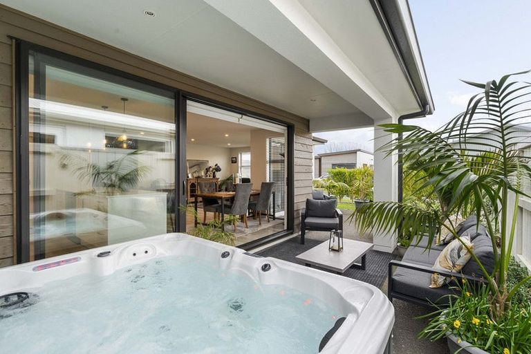 Photo of property in 43a Saint Pauls Drive, Brookfield, Tauranga, 3110