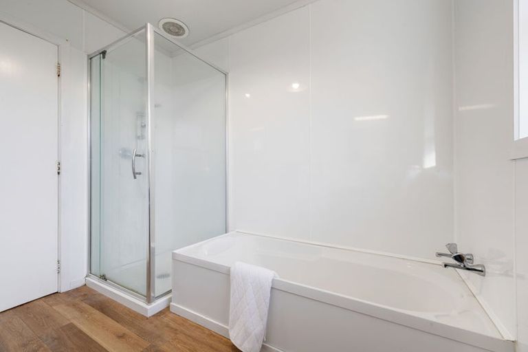 Photo of property in 190 Sandwich Road, St Andrews, Hamilton, 3200