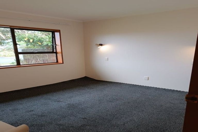Photo of property in 34b Mark Edward Drive, Half Moon Bay, Auckland, 2012