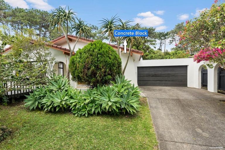 Photo of property in 5 Longwood Place, Forrest Hill, Auckland, 0620