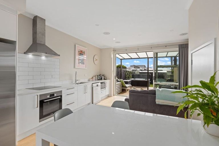 Photo of property in 10 Touhou Road, Hobsonville, Auckland, 0616