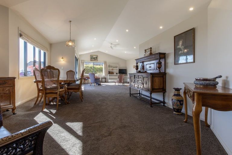 Photo of property in 11 Apatu Place, Waipukurau, 4200