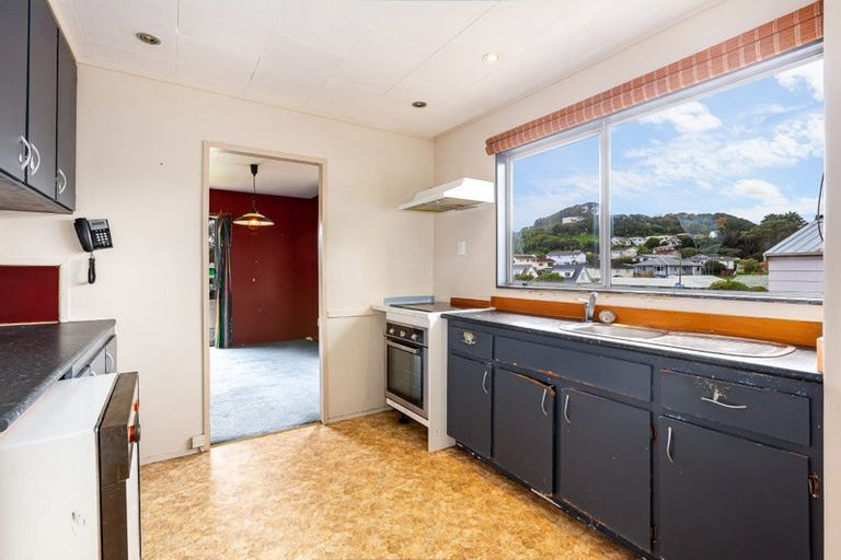 Photo of property in 108 Omapere Street, Whitby, Porirua, 5024