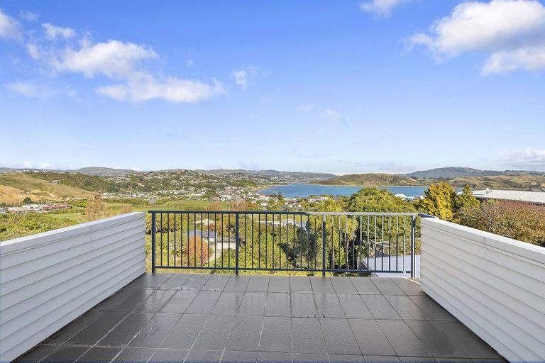 Photo of property in 14 Corlett Road, Plimmerton, Porirua, 5026