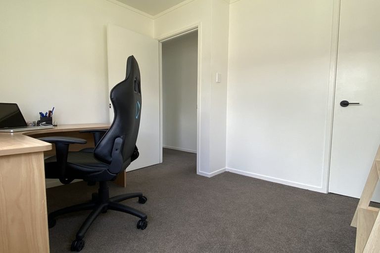 Photo of property in 12 Duncan Avenue, Te Atatu South, Auckland, 0610