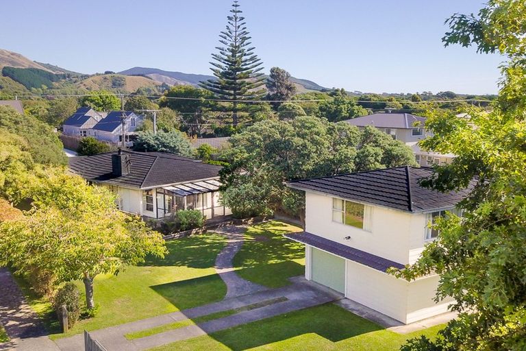 Photo of property in 55 Ngaio Road, Waikanae, 5036