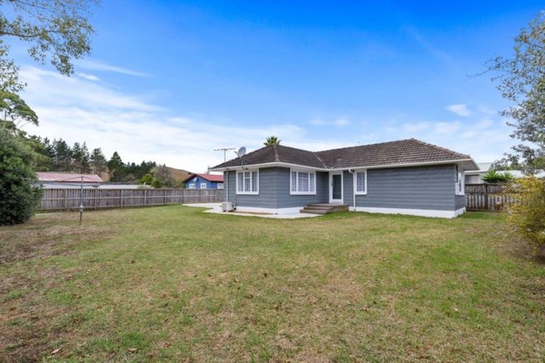Photo of property in 128 Awaroa Road, Helensville, 0800
