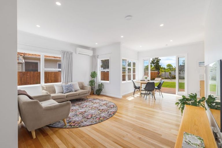 Photo of property in 60 Wilsons Road, Saint Martins, Christchurch, 8022