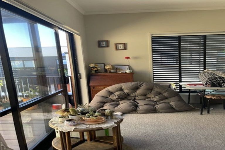 Photo of property in 4 Kerewhenua Crescent, Hobsonville, Auckland, 0616