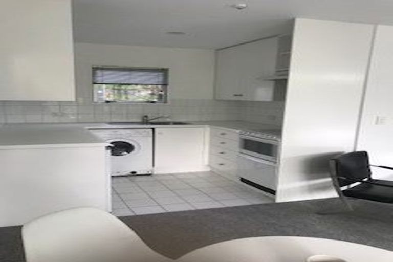 Photo of property in 2/15 Peterborough Street, Christchurch Central, Christchurch, 8013