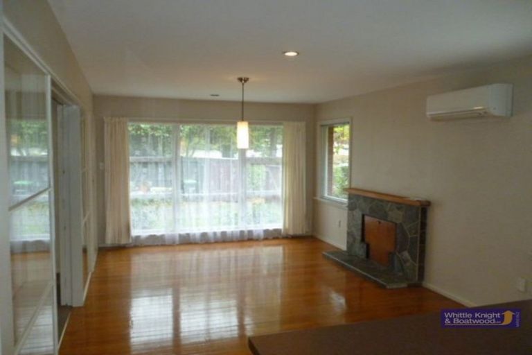 Photo of property in 17 Brookby Crescent, Avonhead, Christchurch, 8042