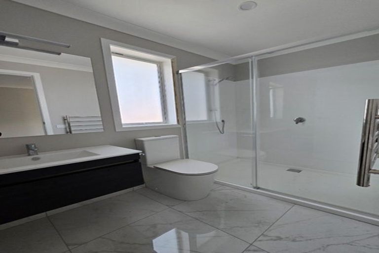 Photo of property in 6a Te Arapito Close, Aotea, 5024