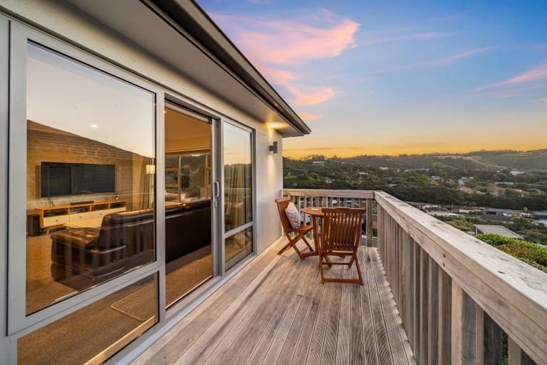 Photo of property in 6 Bluejacket Place, Whitby, Porirua, 5024