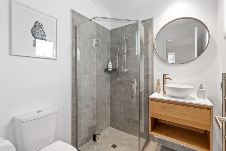Photo of property in 6 Shearwater Lane, Point Wells, 0986