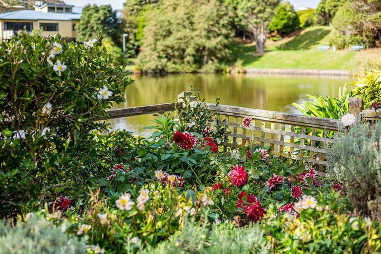 Photo of property in 7 Lakeside Villas, Whitby, Porirua, 5024