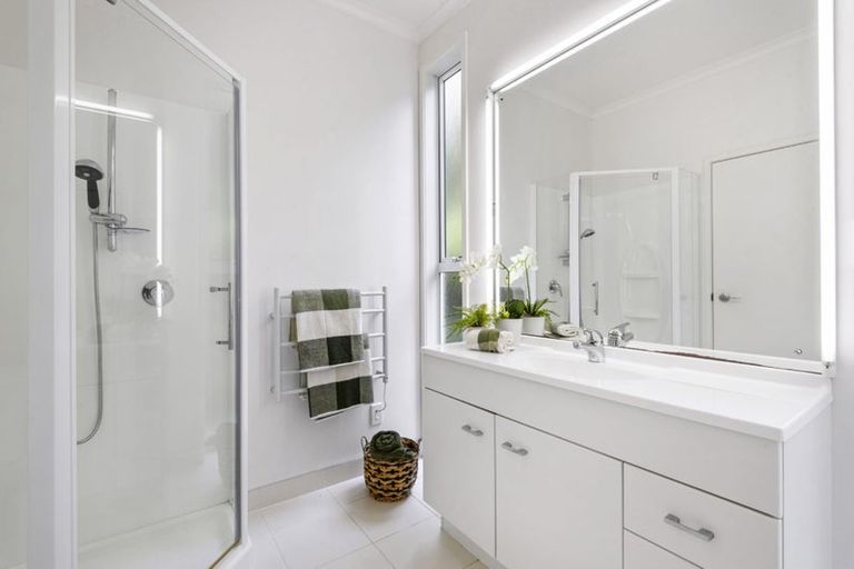 Photo of property in 47 English Oak Drive, Schnapper Rock, Auckland, 0632