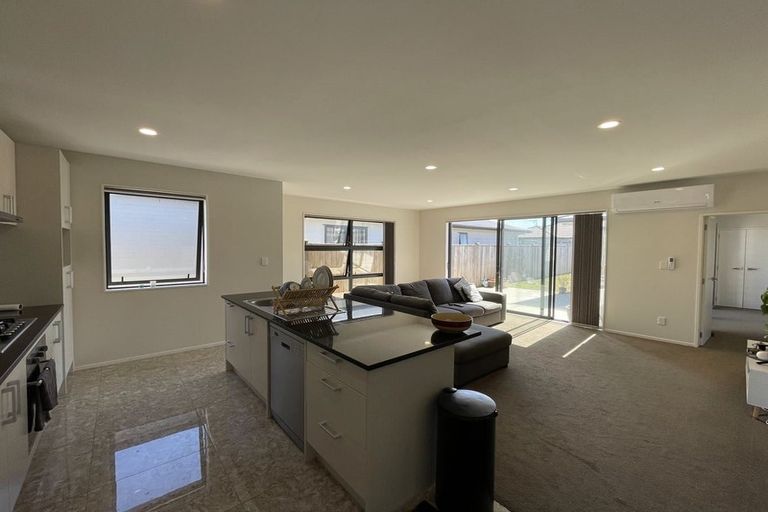 Photo of property in 13 Treestump Road, Takanini, 2112