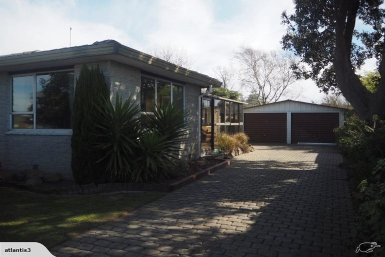 Photo of property in 120 Inwoods Close, Parklands, Christchurch, 8083