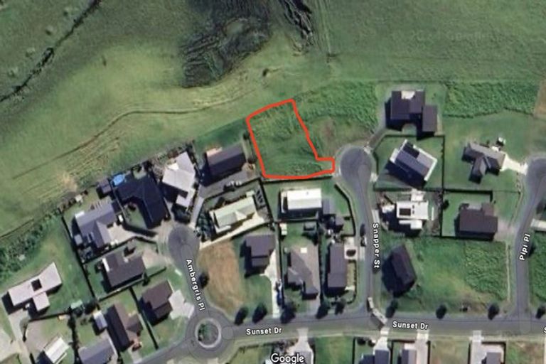 Photo of property in 5 Snapper Street, Baylys Beach, 0377