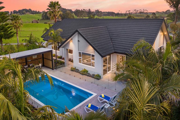 Photo of property in 129 Ostrich Farm Road, Pukekohe, 2676