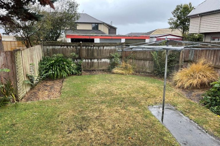 Photo of property in 3/74 Champion Street, Edgeware, Christchurch, 8013