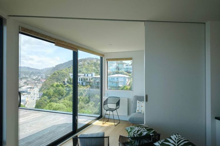 Photo of property in 10 Satchell Way, Kaiwharawhara, Wellington, 6035
