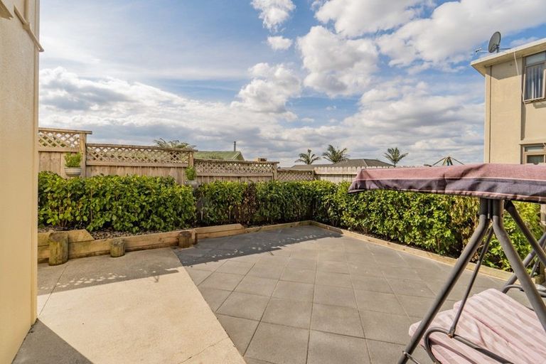 Photo of property in 12 Merlot Lane, Pukekohe, 2120