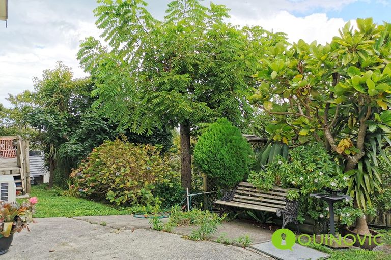 Photo of property in 2/215 Eskdale Road, Birkenhead, Auckland, 0626