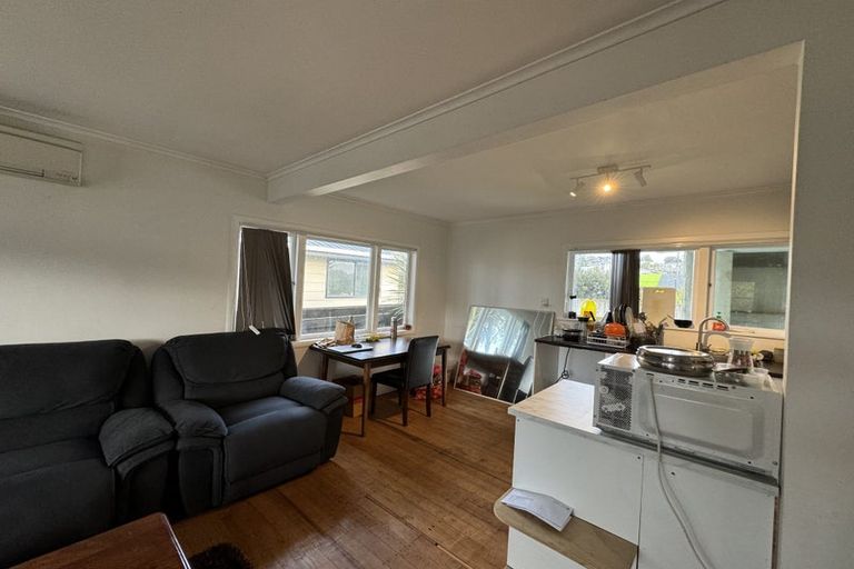 Photo of property in 9 Huruhuru Road, Massey, Auckland, 0614