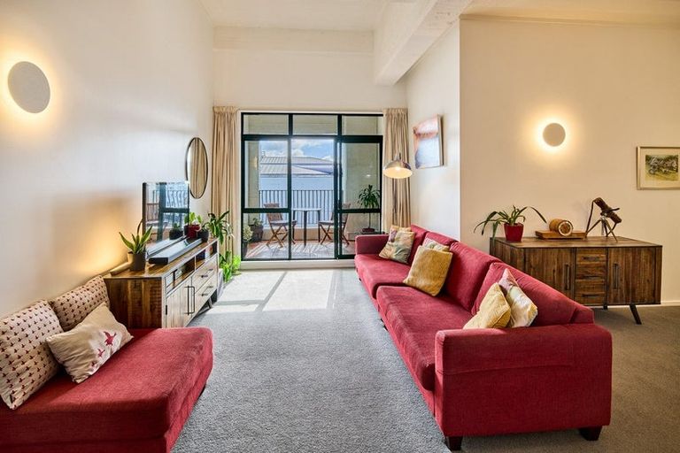 Photo of property in Tennyson Apartments, 7/25 Tennyson Street, Te Aro, Wellington, 6011