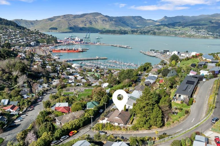 Photo of property in 23 Walkers Road, Lyttelton, 8082