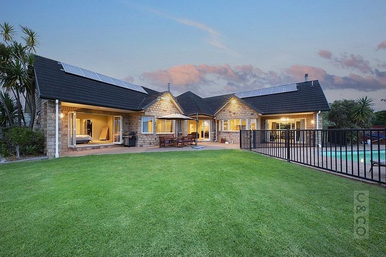 Photo of property in 17 Deacon Road, Riverhead, Kumeu, 0892