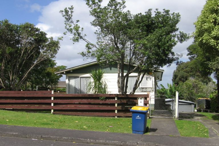Photo of property in 3 Glenbervie Crescent, Massey, Auckland, 0614