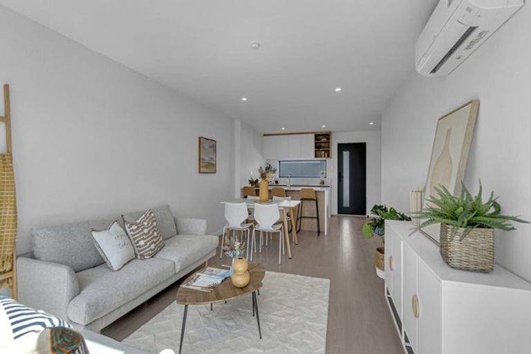 Photo of property in 135 Lincoln Road, Addington, Christchurch, 8024