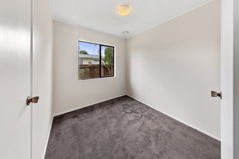 Photo of property in 17 Ballance Avenue, Papatoetoe, Auckland, 2104