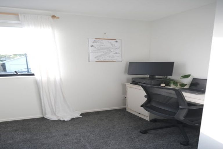 Photo of property in 9 Podgora Avenue, Kumeu, 0810