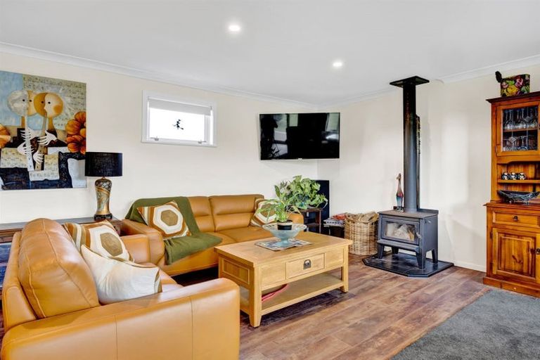 Photo of property in 15 Auroa Road, Otakeho, Hawera, 4678