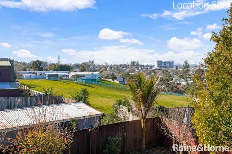 Photo of property in 2/90 Rosier Road, Glen Eden, Auckland, 0602