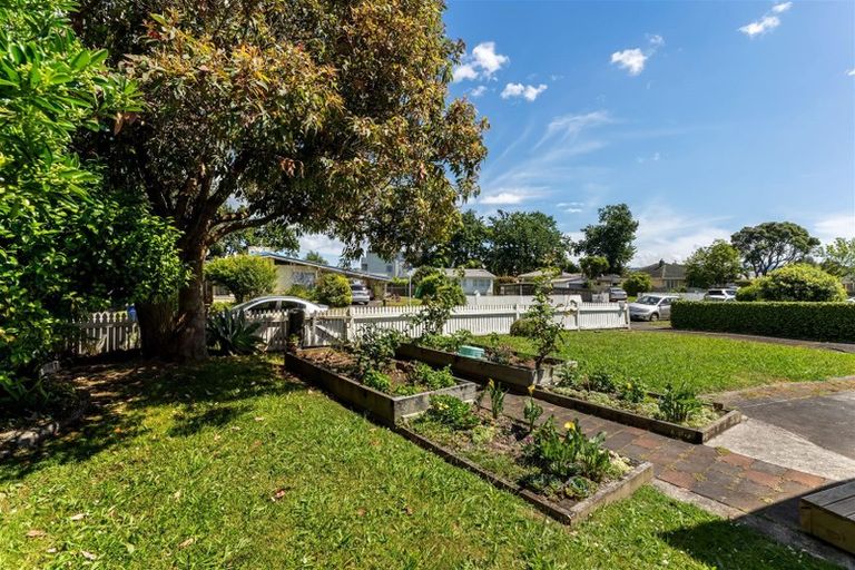 Photo of property in 10 Te Kanawa Crescent, Henderson, Auckland, 0610