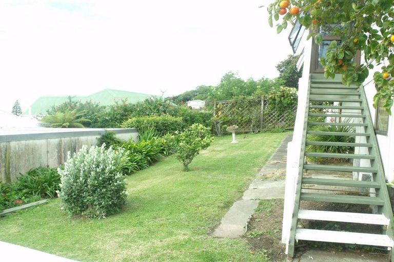 Photo of property in 23 Roslyn Road, Bluff Hill, Napier, 4110