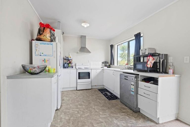 Photo of property in 7a Ngatira Place, Clendon Park, Auckland, 2103