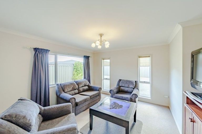 Photo of property in 15 Portland Place, Poraiti, Napier, 4112