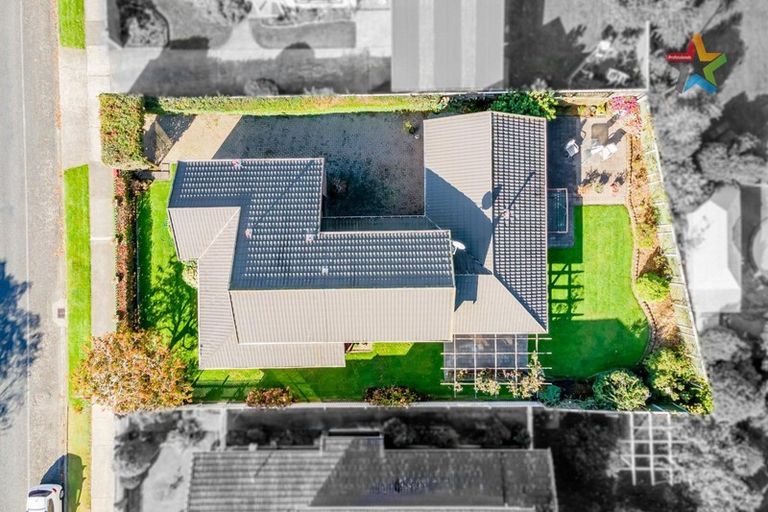 Photo of property in 22 Waddington Drive, Naenae, Lower Hutt, 5011