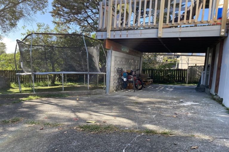 Photo of property in 104 Reynella Drive, Massey, Auckland, 0614